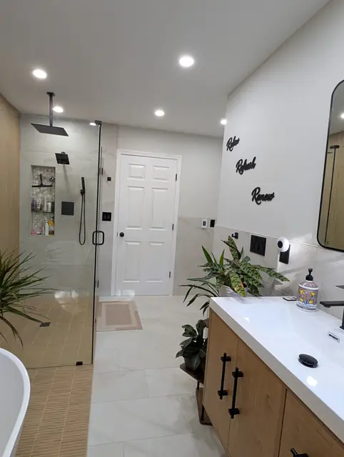 Primary & Hall Bathrooms — 4 of 10