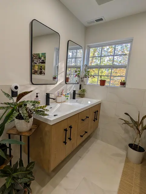 Primary & Hall Bathrooms — 6 of 10