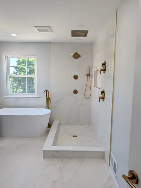 Primary Bathroom & Walk-In Closet — 5 of 11