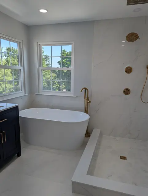 Primary Bathroom & Walk-In Closet — 7 of 11